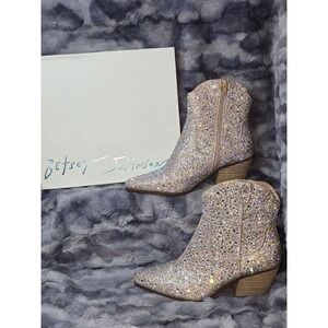 NWB Betsey Johnson Womens SB-EMORY Rhinestone Western Ankle Boots Size 10